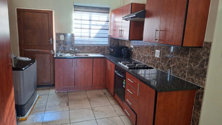 To Let 3 Bedroom Property for Rent in Waterval East North West
